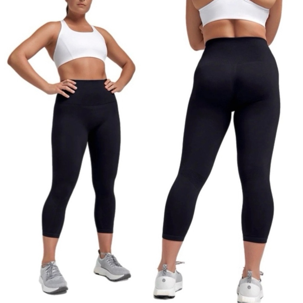 LNDR NWT The Streamline 6/8 Seamless Super Sculpt Black Leggings Size M / L